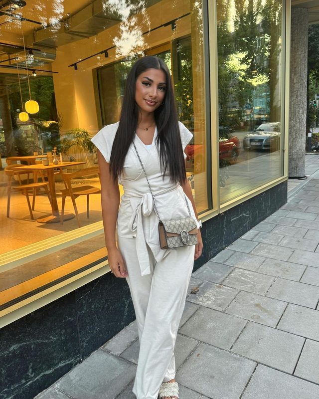 Acıbadem Escort — Acıbadem Escort Azra M., fotoğraf 1 / 4